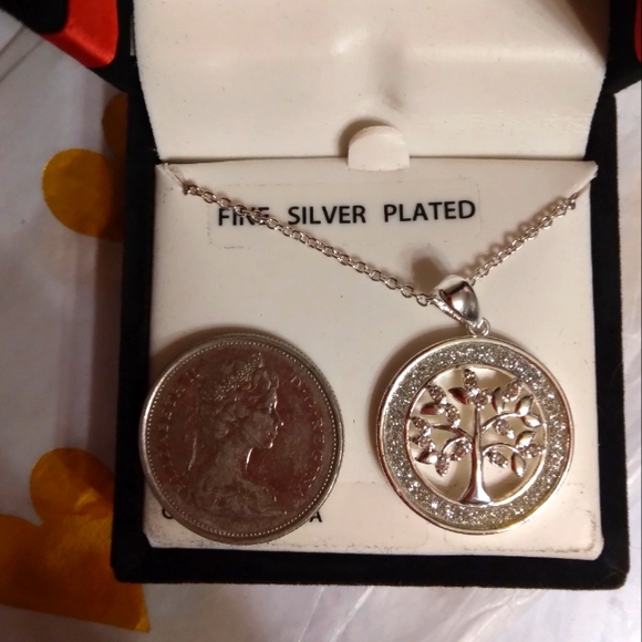 ☆NWT☆Stunning Fine Silver Tree of Life Pendant with 18" chain*Boxed* - Picture 6 of 12